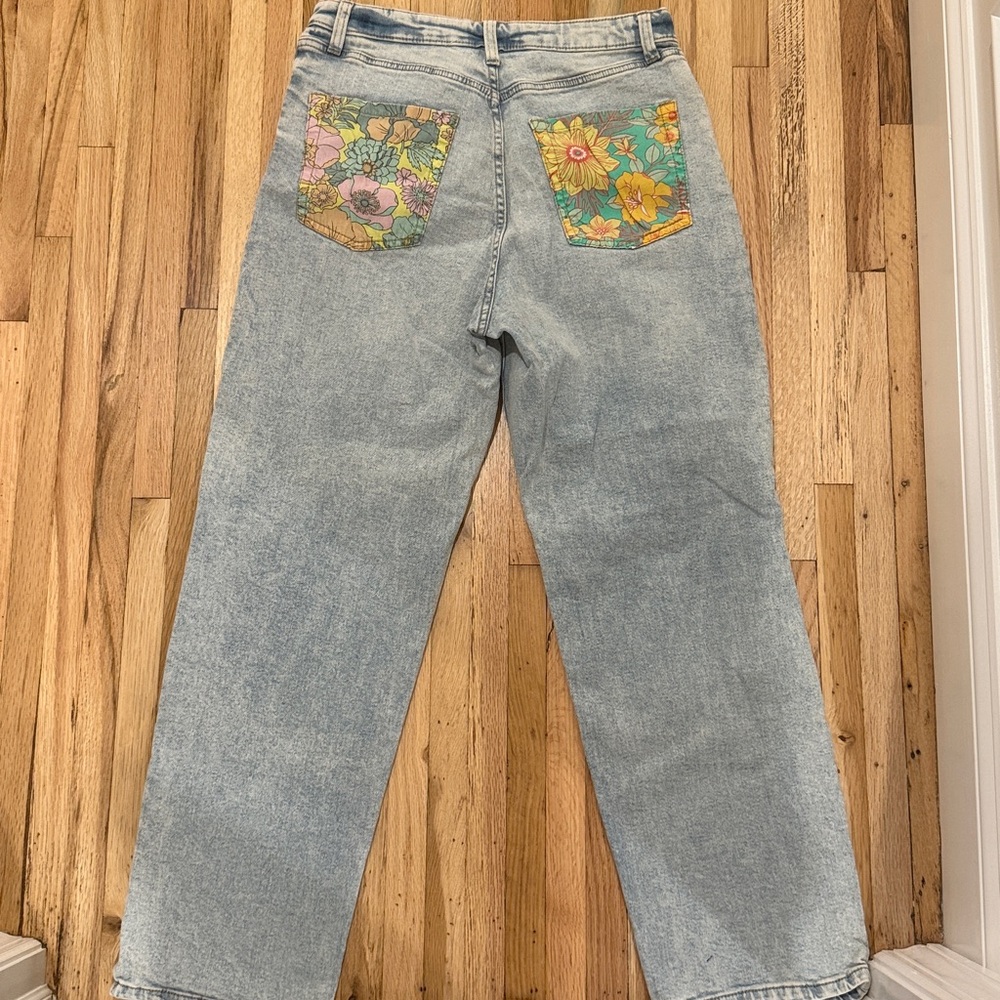 High Rise Dad Jeans with Pattern - Picture 2 of 5